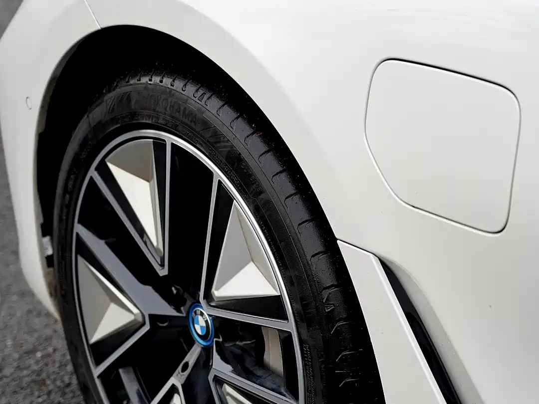 BMW i3 2024 eDrive 40 L Night Sport Package фото 4