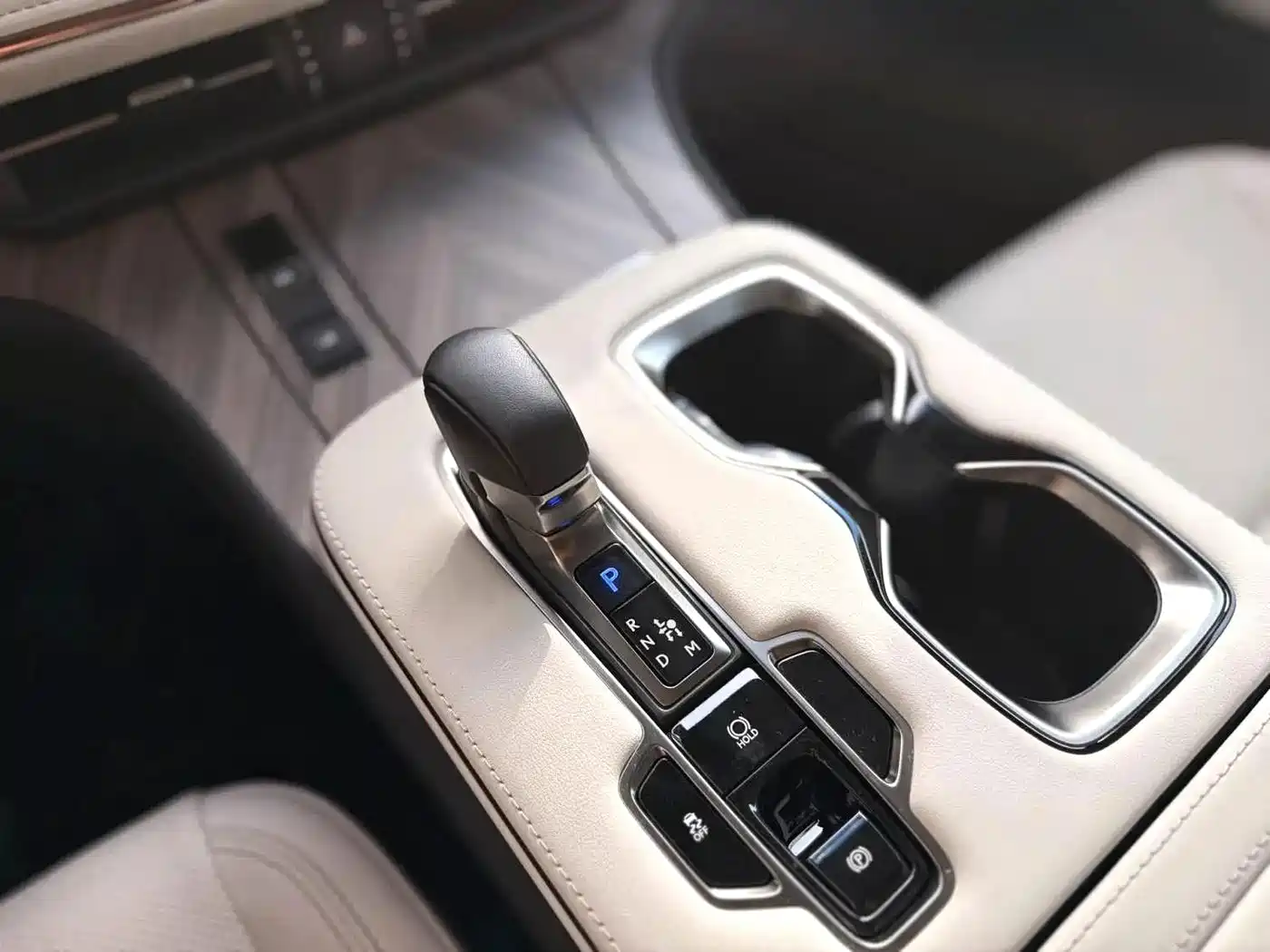 Lexus LM 2024 2023 500h Four-Seat Imperial Edition