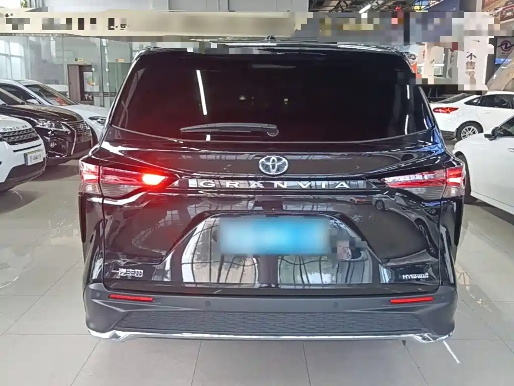 Toyota Granvia 2024 2023 2.5L Hybrid Comfort Edition