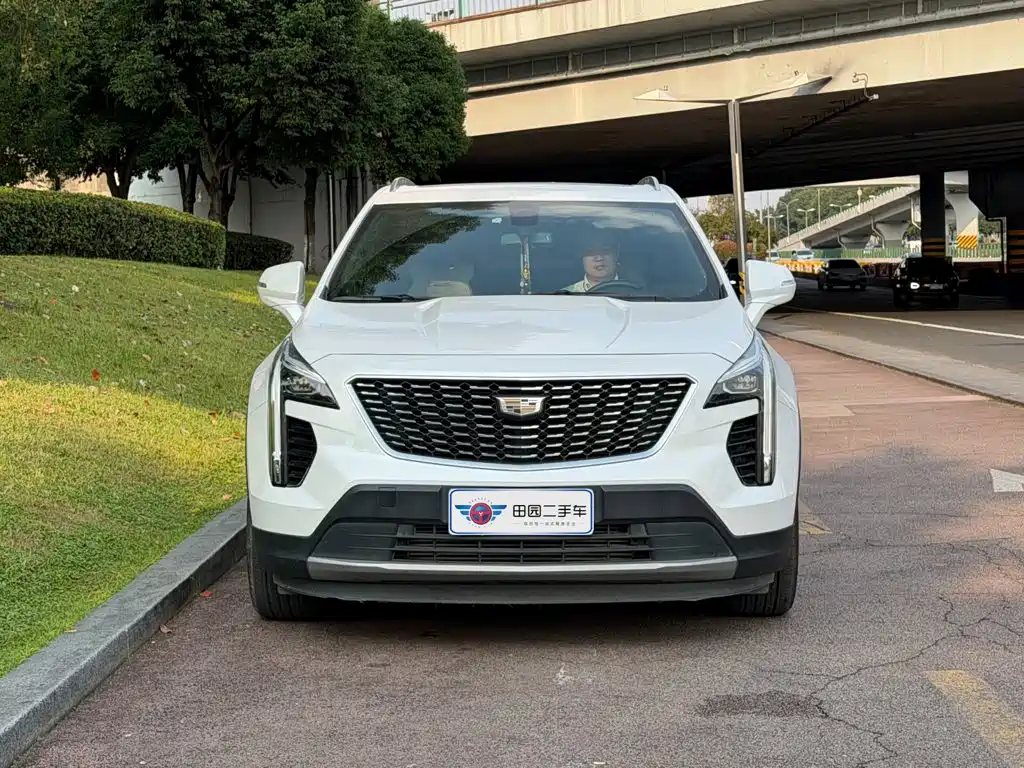 Cadillac XT4 2019 2018 28T FWD Leading Edition