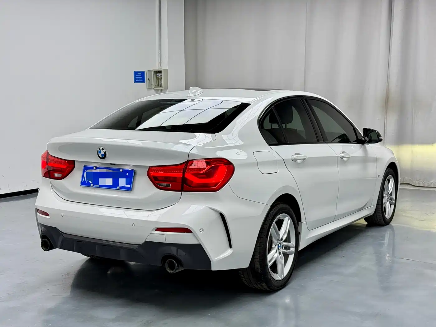 BMW 1 Series 2021 Facelift 120i M Sport Shadow Edition фото 14