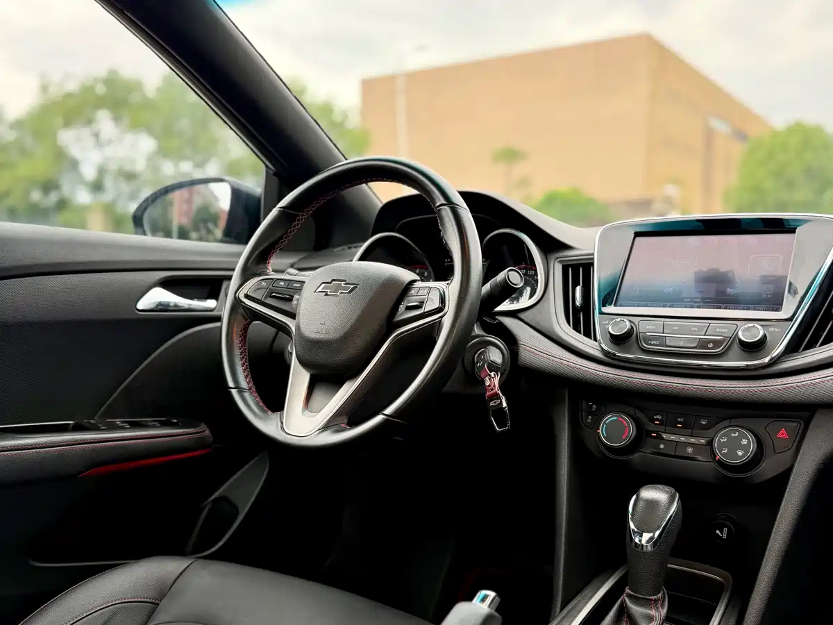 Chevrolet Monza 2019 RS 330T Automatic Thrill Edition China VI фото 5