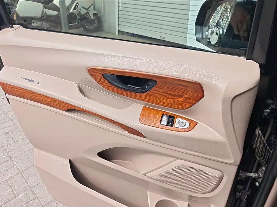 Mercedes-Benz Vito 2018 2.0T Elite Edition 7-Seater China V фото 7