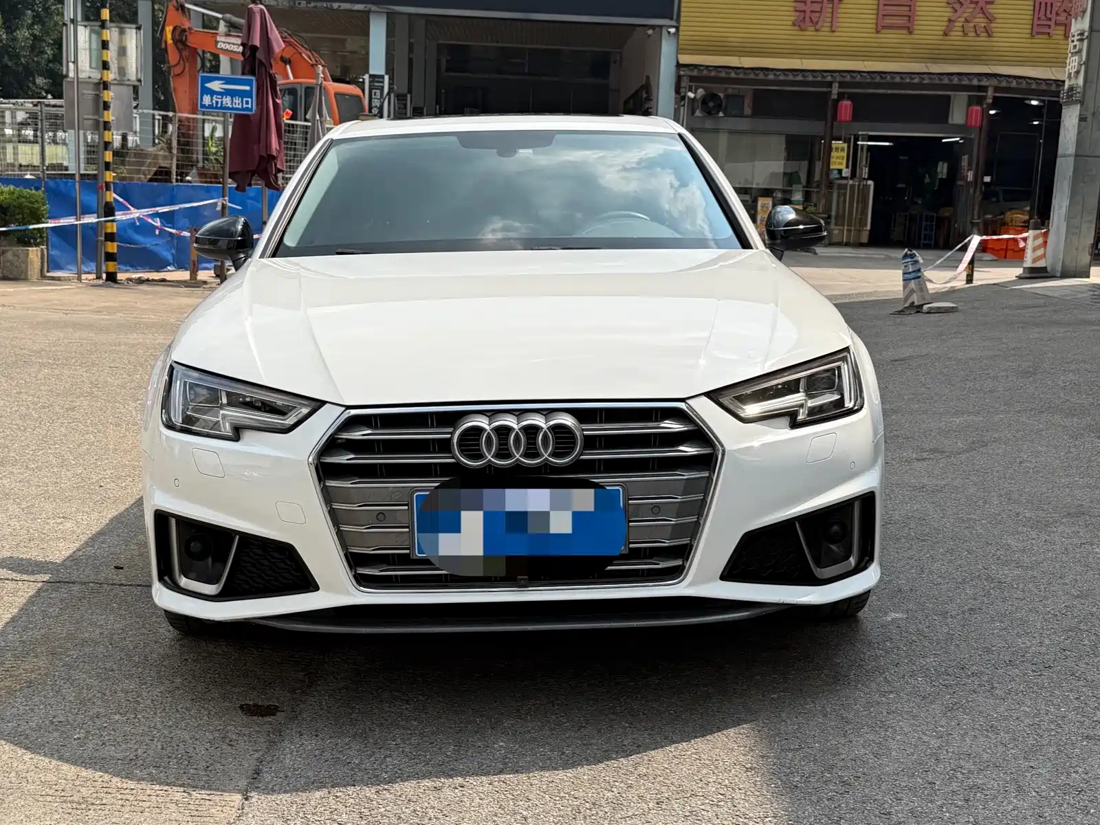 Фото 2 - Audi A4L
