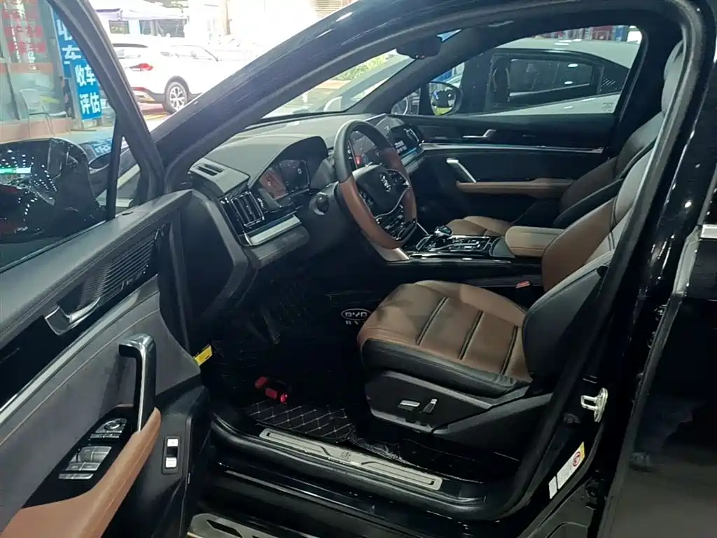 BYD Tang New Energy 2021 DM 2.0T AWD High Performance Premium фото 16