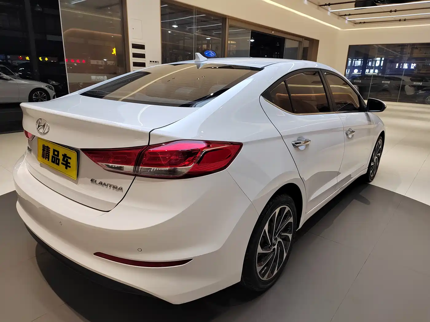 Hyundai Elantra 2020 1.5L CVT Smart Style·Elite фото 7