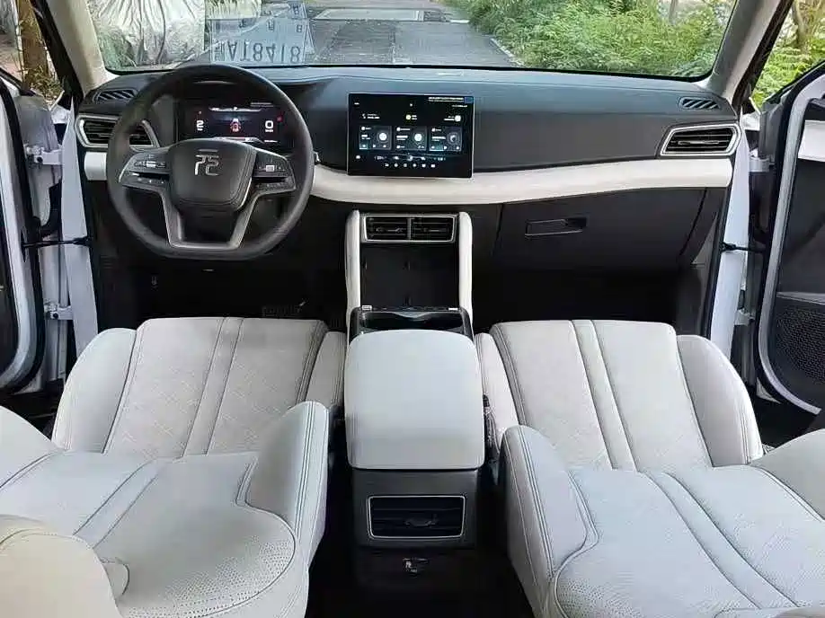 BYD Yuan UP 2026 2025 Model 301KM Navigator
