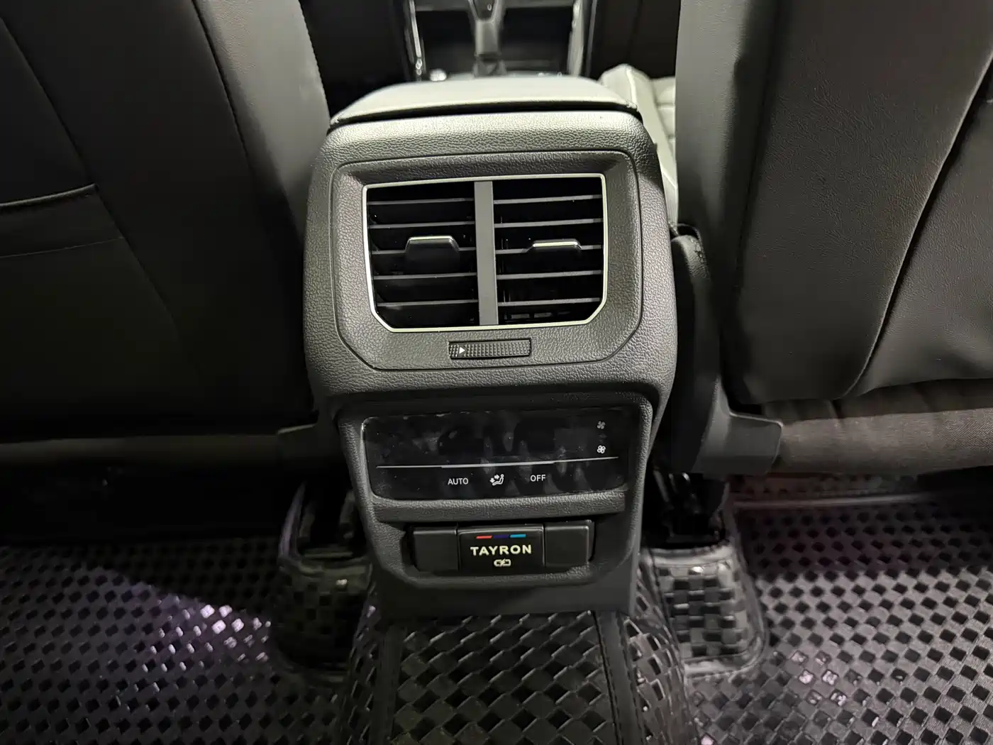 Volkswagen Tayron 2023 280TSI 2WD Luxury Plus Advanced Edition фото 12