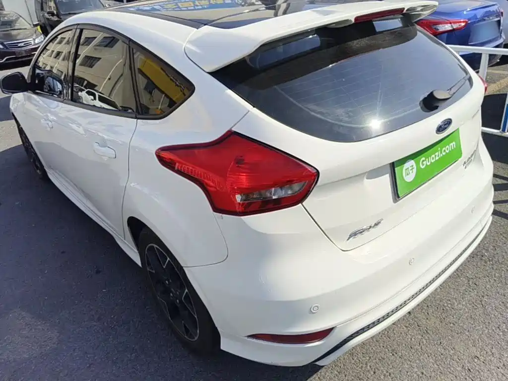 Фото 5 - Ford Focus