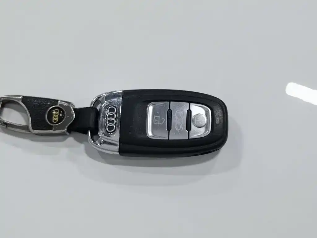 Фото 19 - Audi A4L