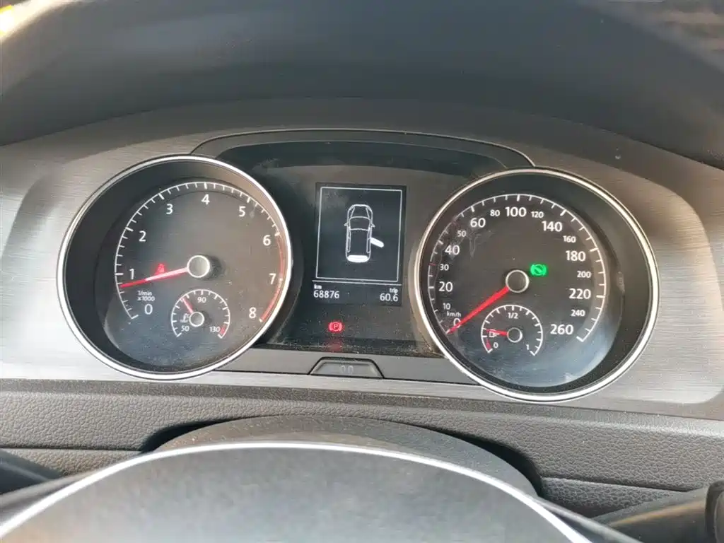 Volkswagen Golf 2015 1.6L Automatic Comfort фото 12