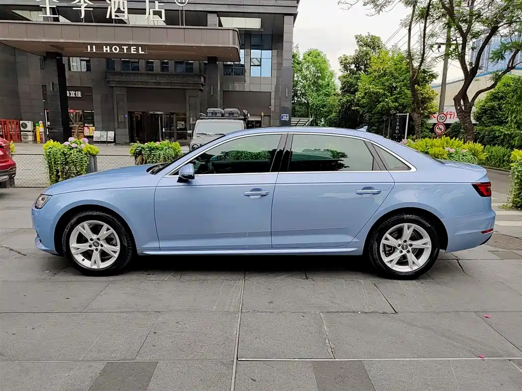 Audi A4L 2018 30th Anniversary 40 TFSI Progressive фото 3