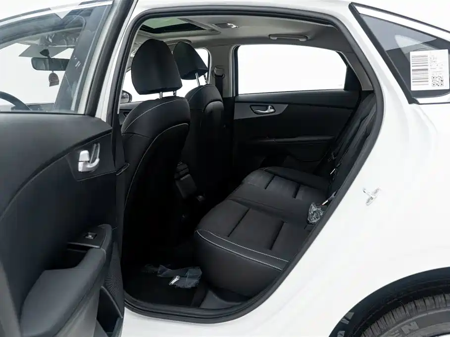 Kia K3 2024 1.5L CVT Comfort Premium Edition фото 16
