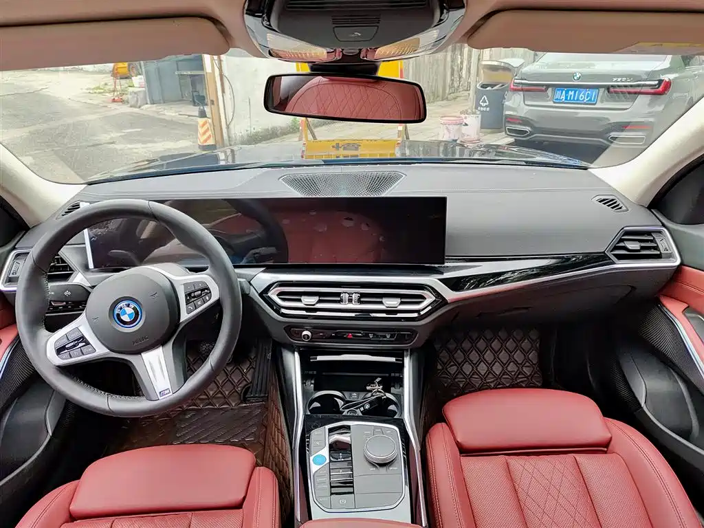 BMW i3 2024 eDrive 35 L фото 10