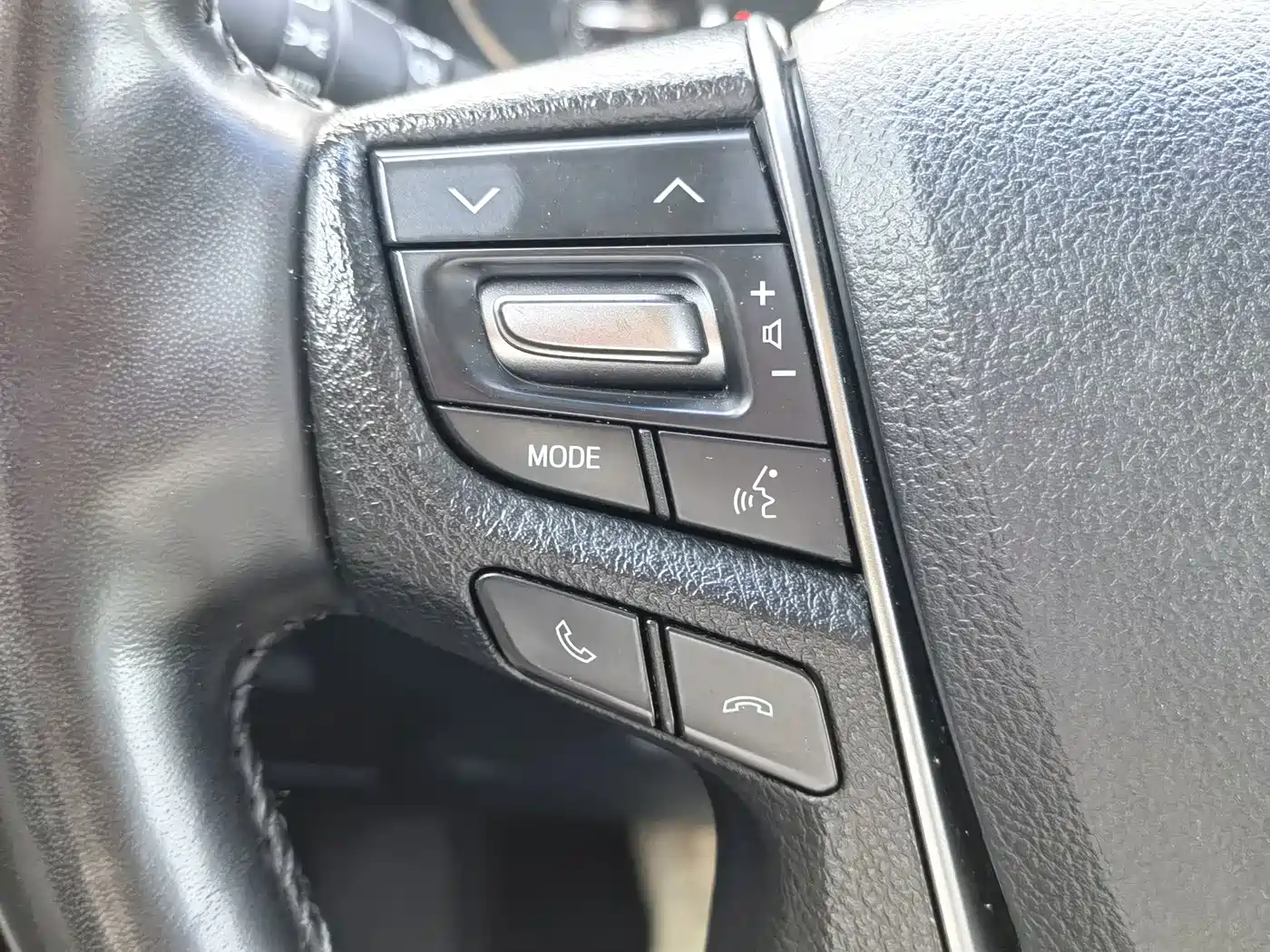 Toyota Vellfire 2020 Twin Engine 2.5L HV Premium Edition фото 22
