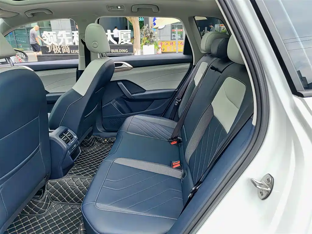 Volkswagen Tharu 2024 300TSI 2WD Bright Moon Edition фото 8