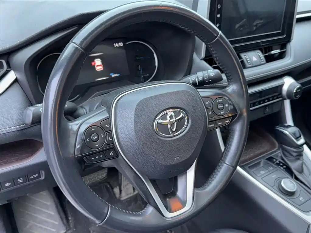 Toyota RAV4 Rongfang 2020 Hybrid 2.5L E-CVT AWD Flagship Edition фото 3
