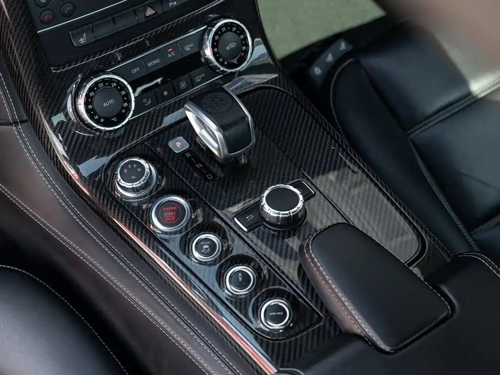 Mercedes-Benz SLS AMG 2013 SLS AMG 45th Anniversary China Limited Edition фото 15