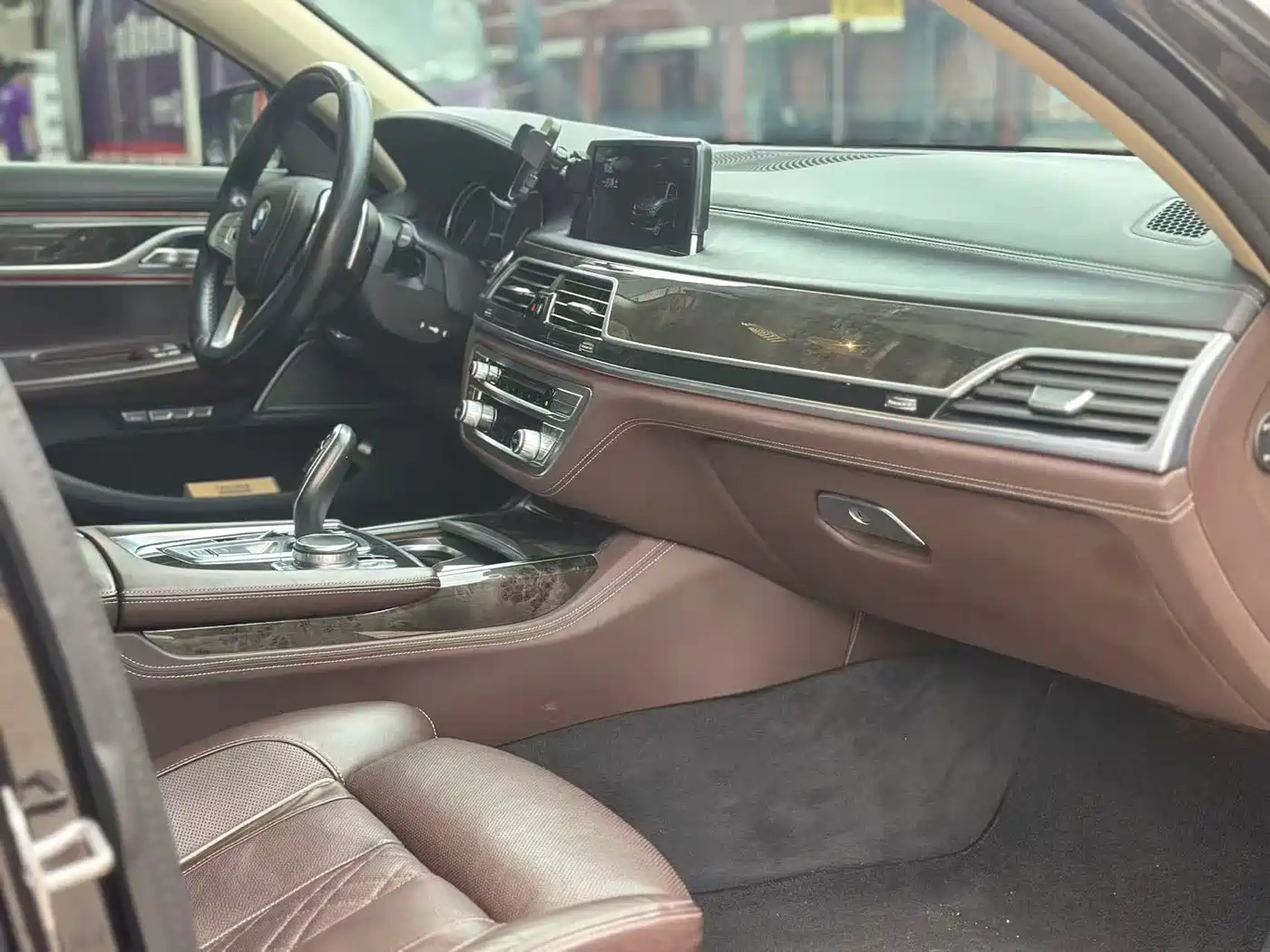 BMW 7 Series 2016 740Li Leading Edition фото 5