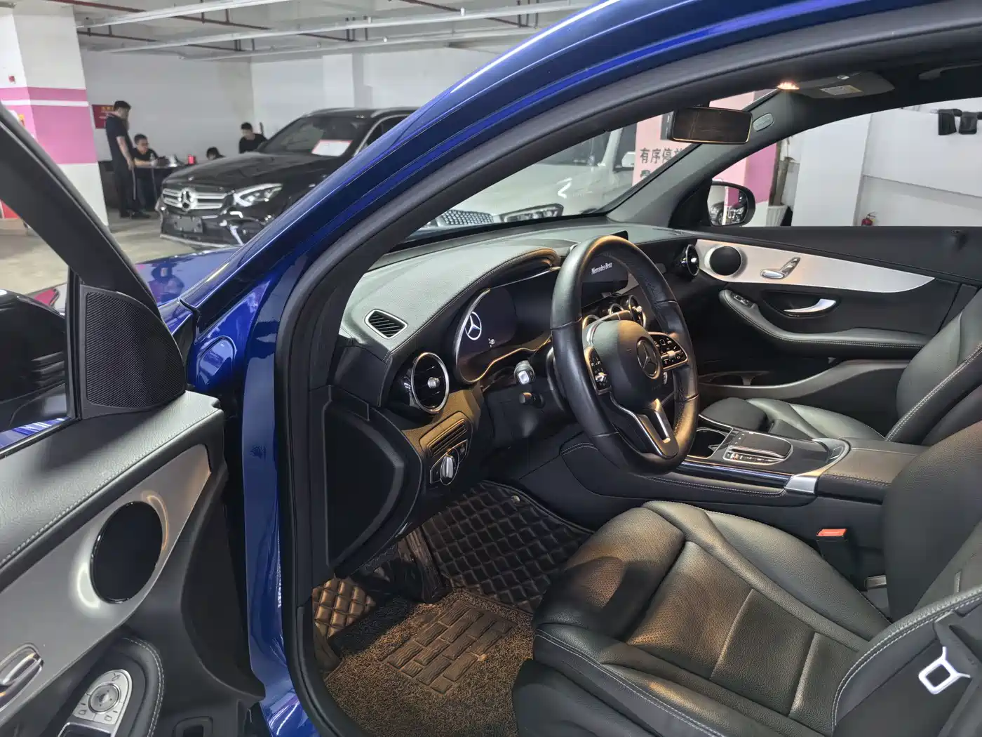 Mercedes-Benz GLC Coupe 2020 GLC 260 4MATIC Coupe SUV фото 3