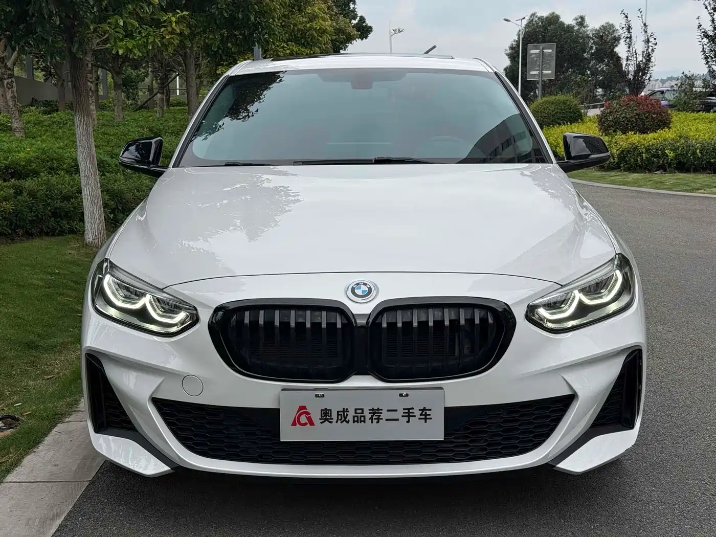 BMW 1 Series 2021 125i M Sport Black Night Edition фото 2