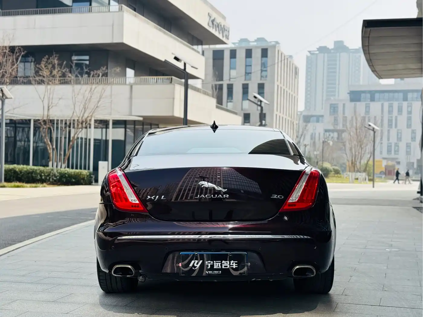 Фото 24 - Jaguar XJ