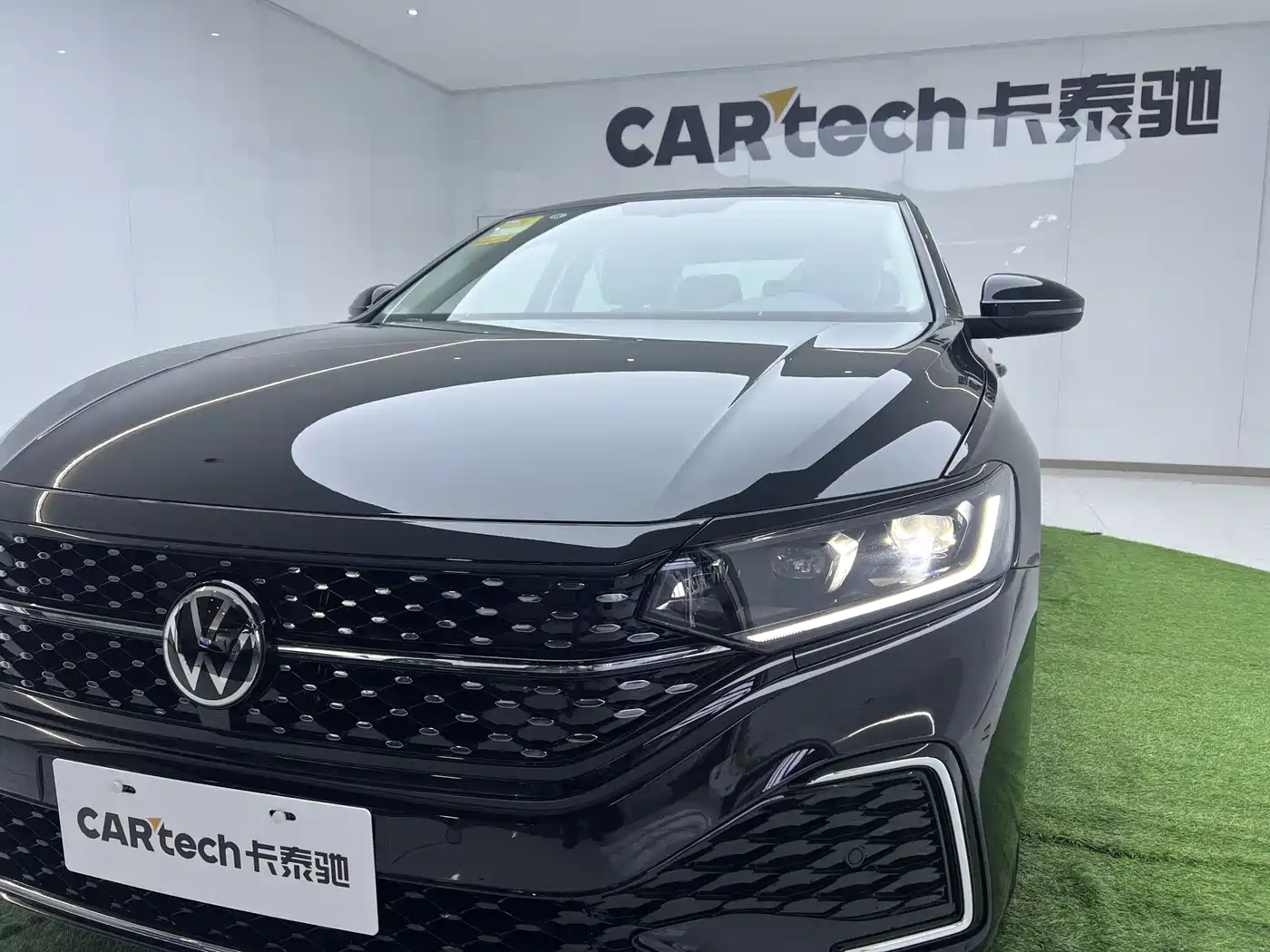 Volkswagen Passat 2026 Outstanding Edition 330TSI Elite Version фото 28