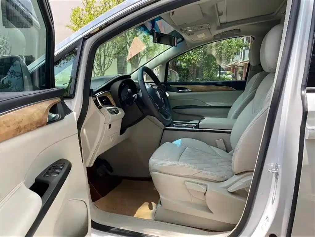 Buick GL8 2018 ES 28T Comfort Type China VI фото 4