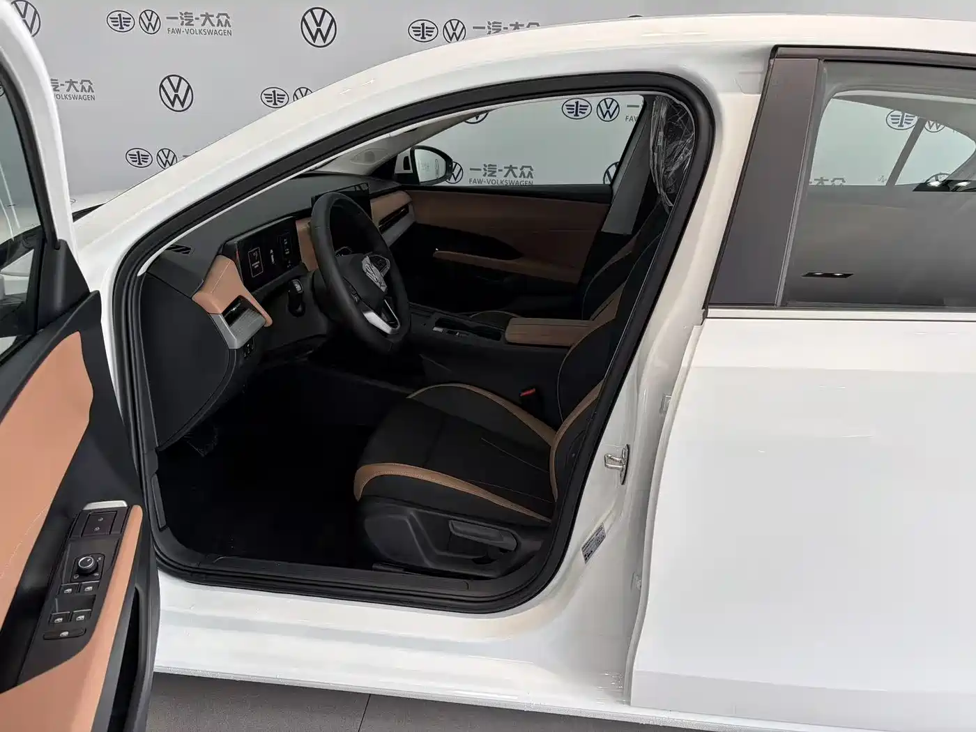 Volkswagen Sagitar 2026 S 1.5L Base Model фото 4