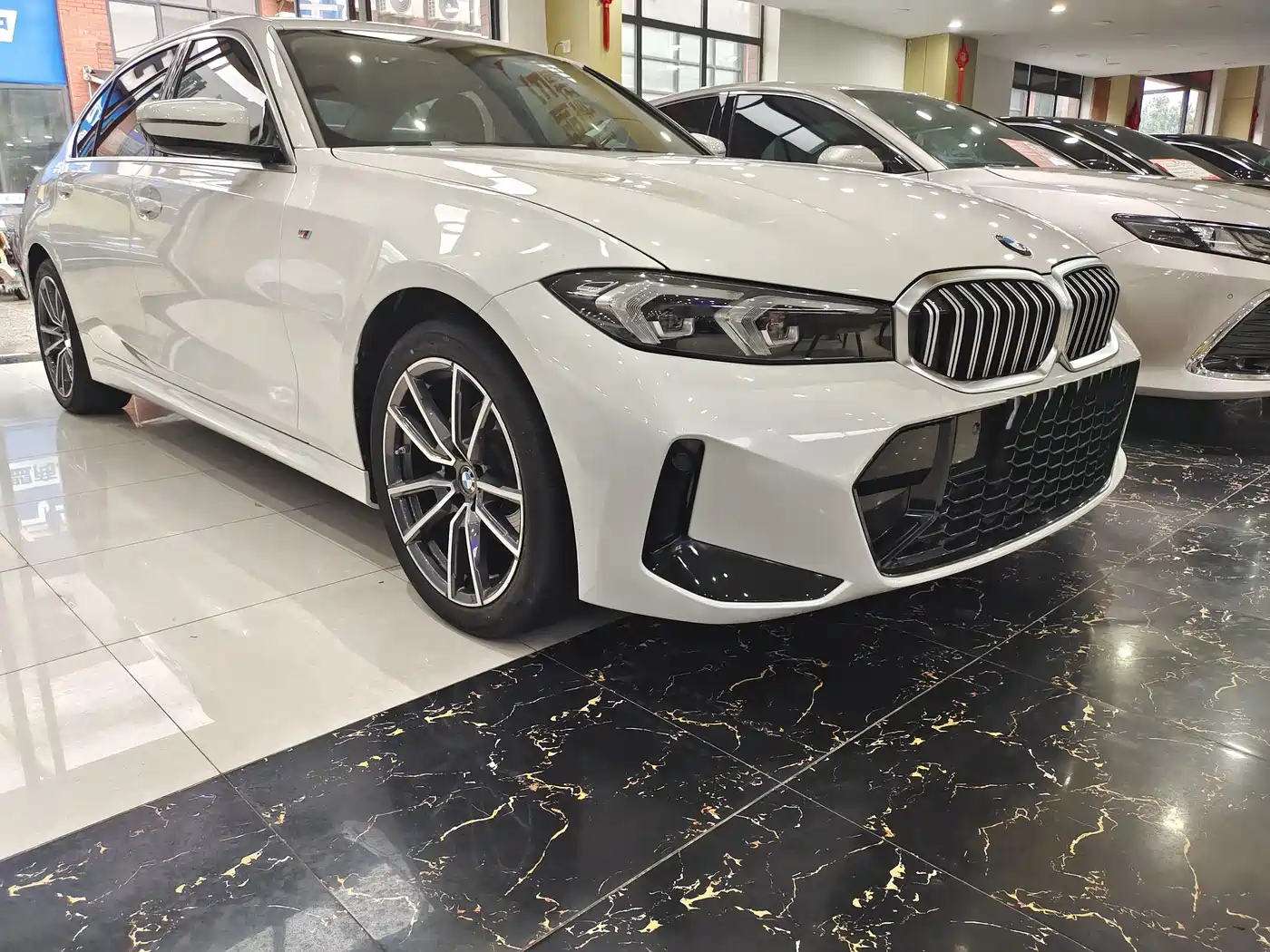 BMW 3 Series 2023 320i M Sport Package фото 3