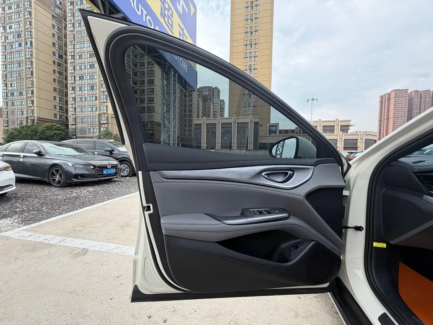 BYD Seal 2024 2024 Glory Edition DM-i 1.5L 121km Luxury