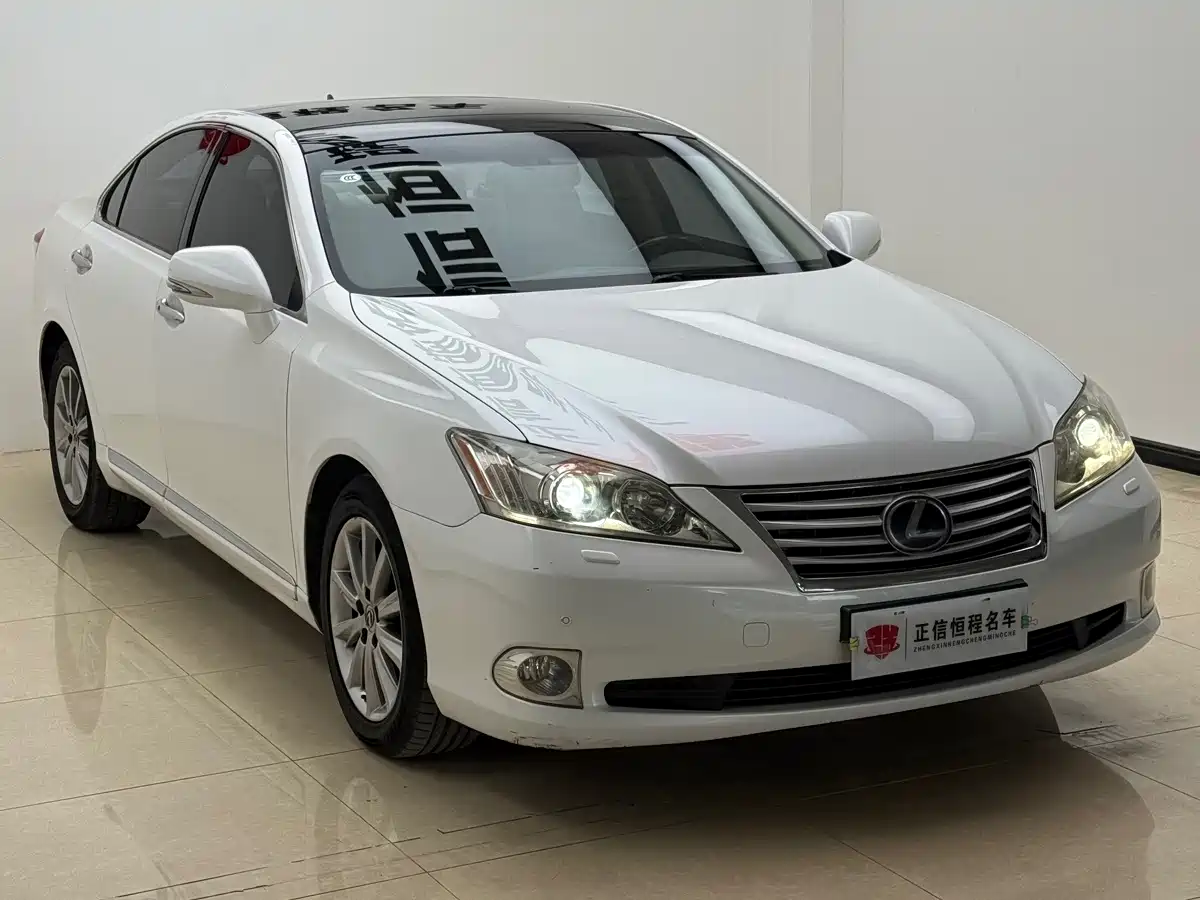 Фото 6 - Lexus ES