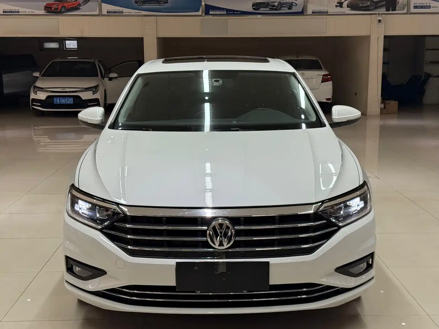 Volkswagen Sagitar 2022 280TSI DSG Surpassing Edition фото 2