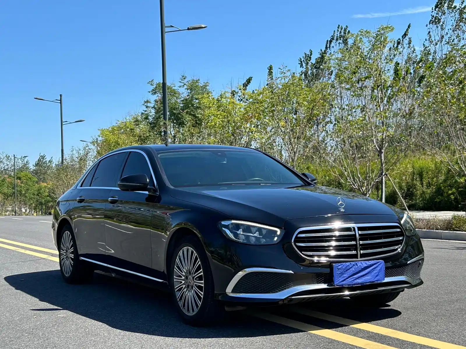 Photo 3 - Mercedes-Benz E-Class