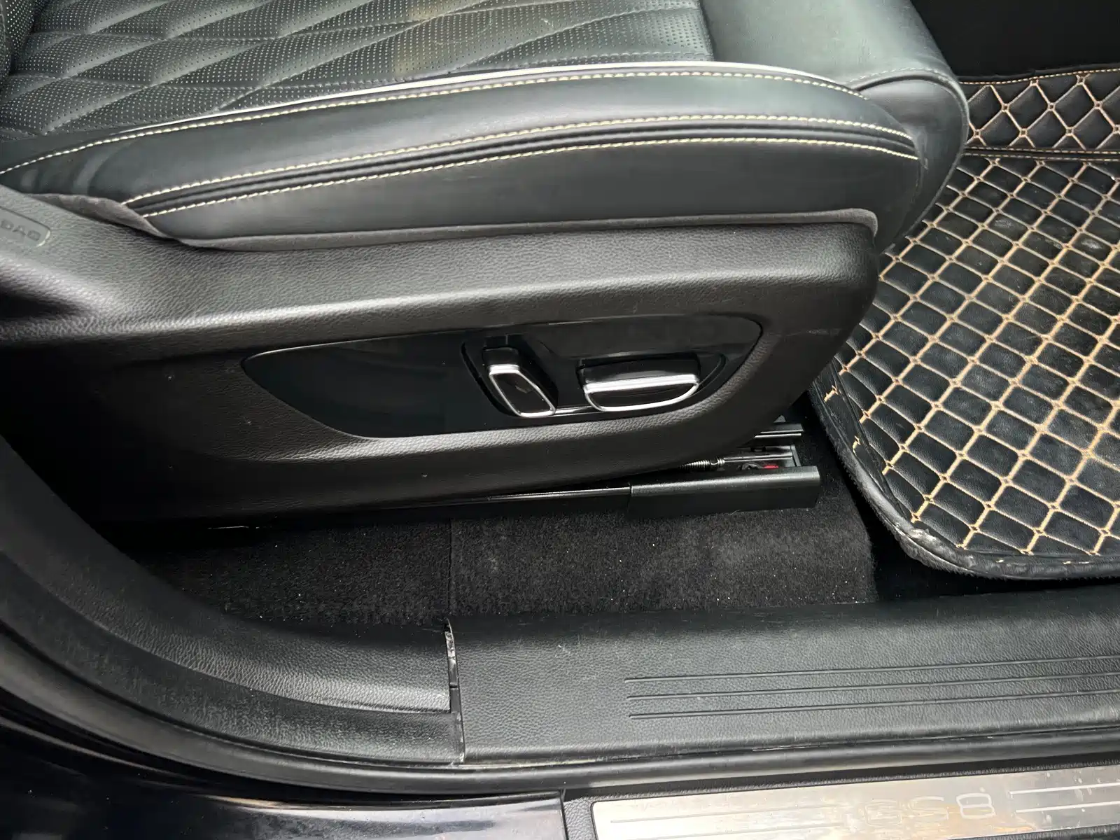 صورة 20 - GAC Trumpchi GS8