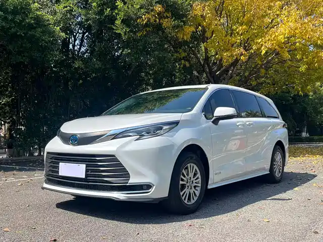 Toyota Sienna 2024 2.5L Hybrid Comfort Edition
