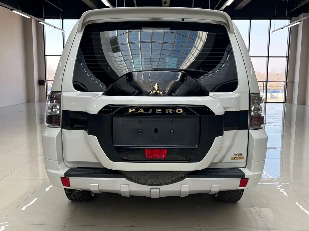 Mitsubishi Pajero (Import) 2019 3.0L Auto Standard Version фото 5