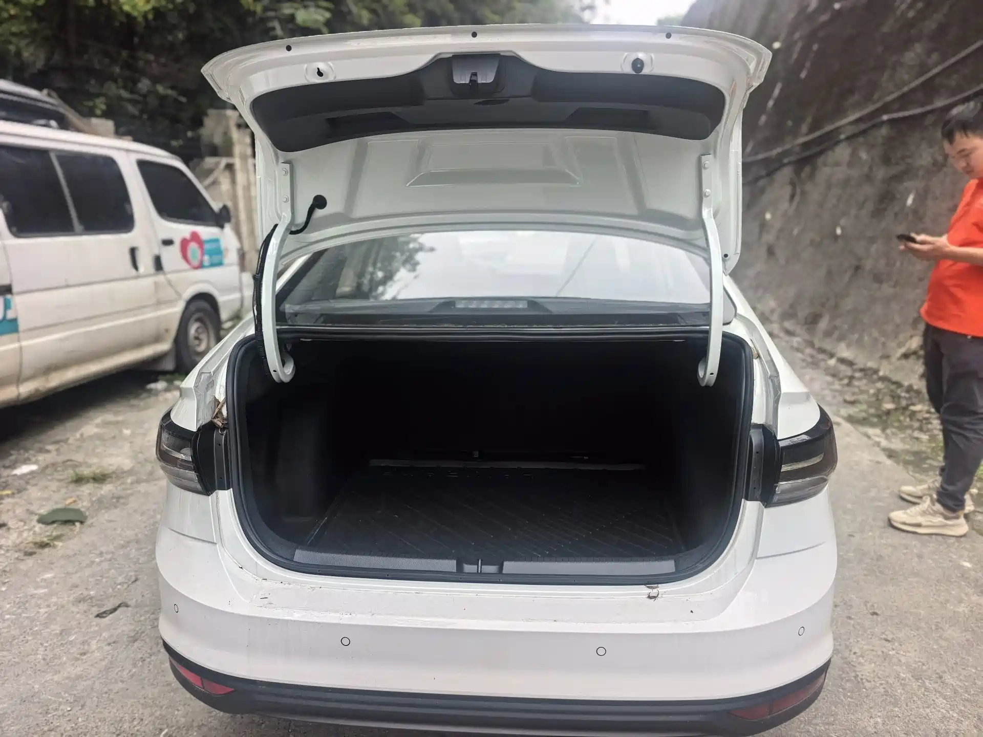 صورة 16 - Volkswagen Lavida