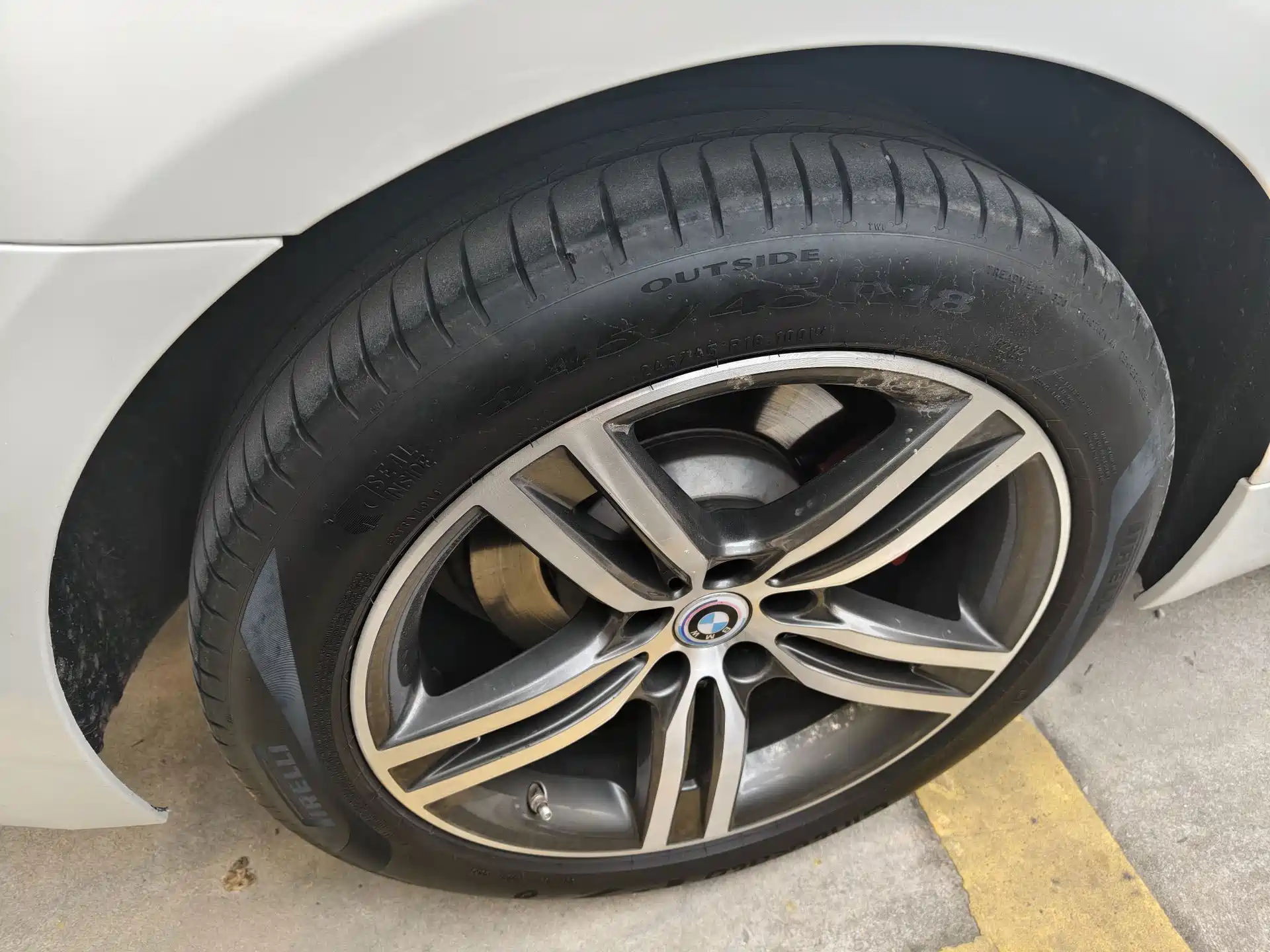 Photo 29 - BMW 5 Series