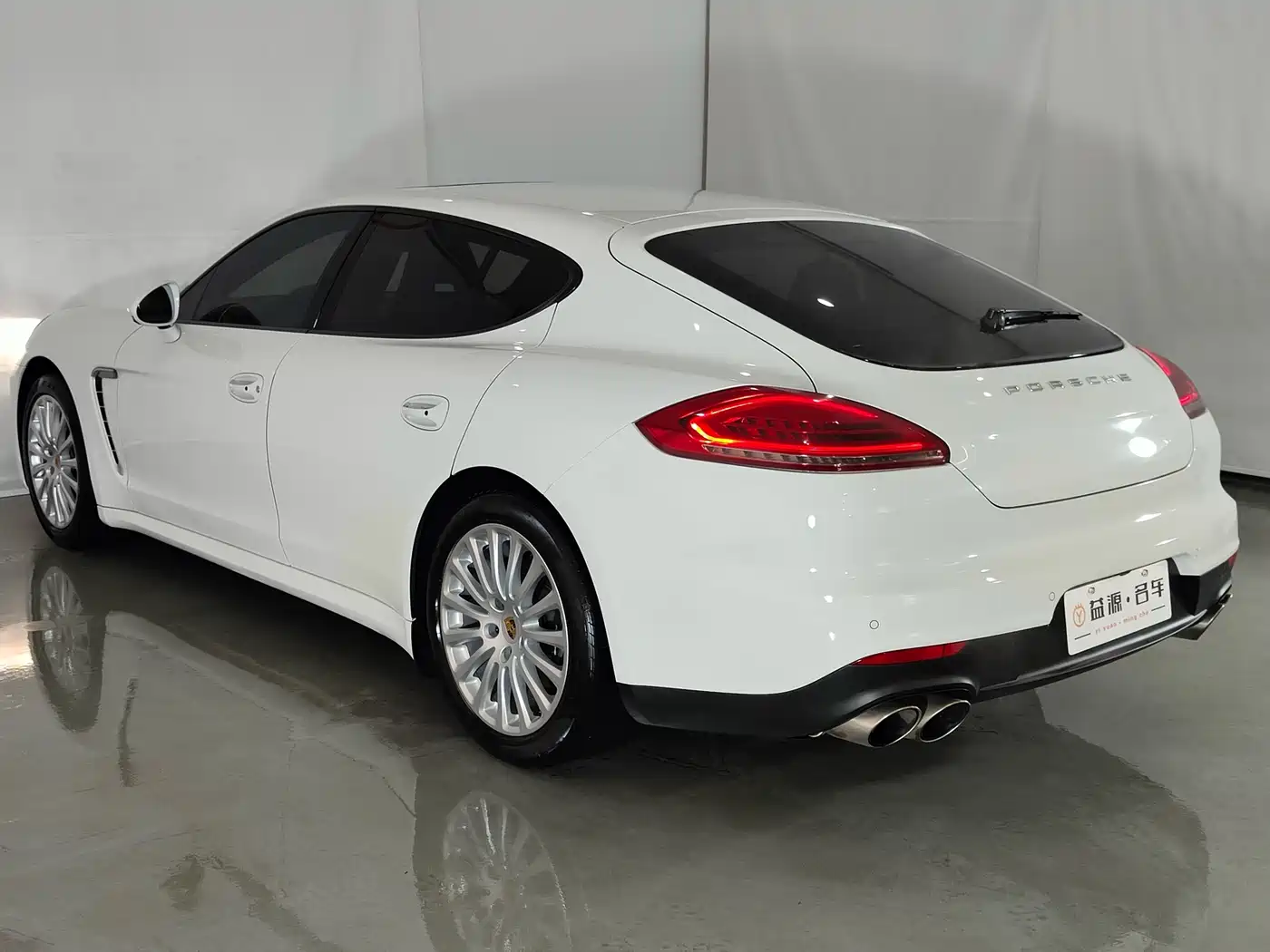 Porsche Panamera 2014 Panamera 3.0T фото 15