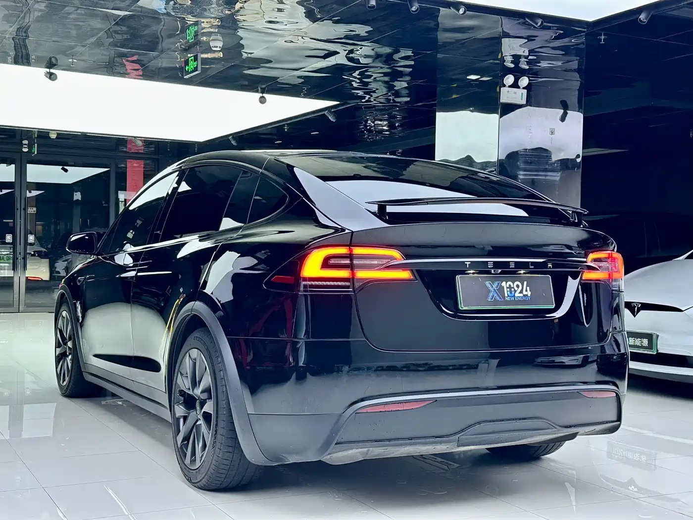 Tesla Model X 2024 2023 Dual Motor All-Wheel Drive Edition