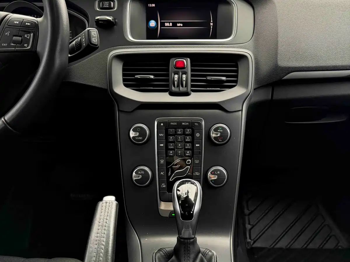Фото 9 - Volvo V40