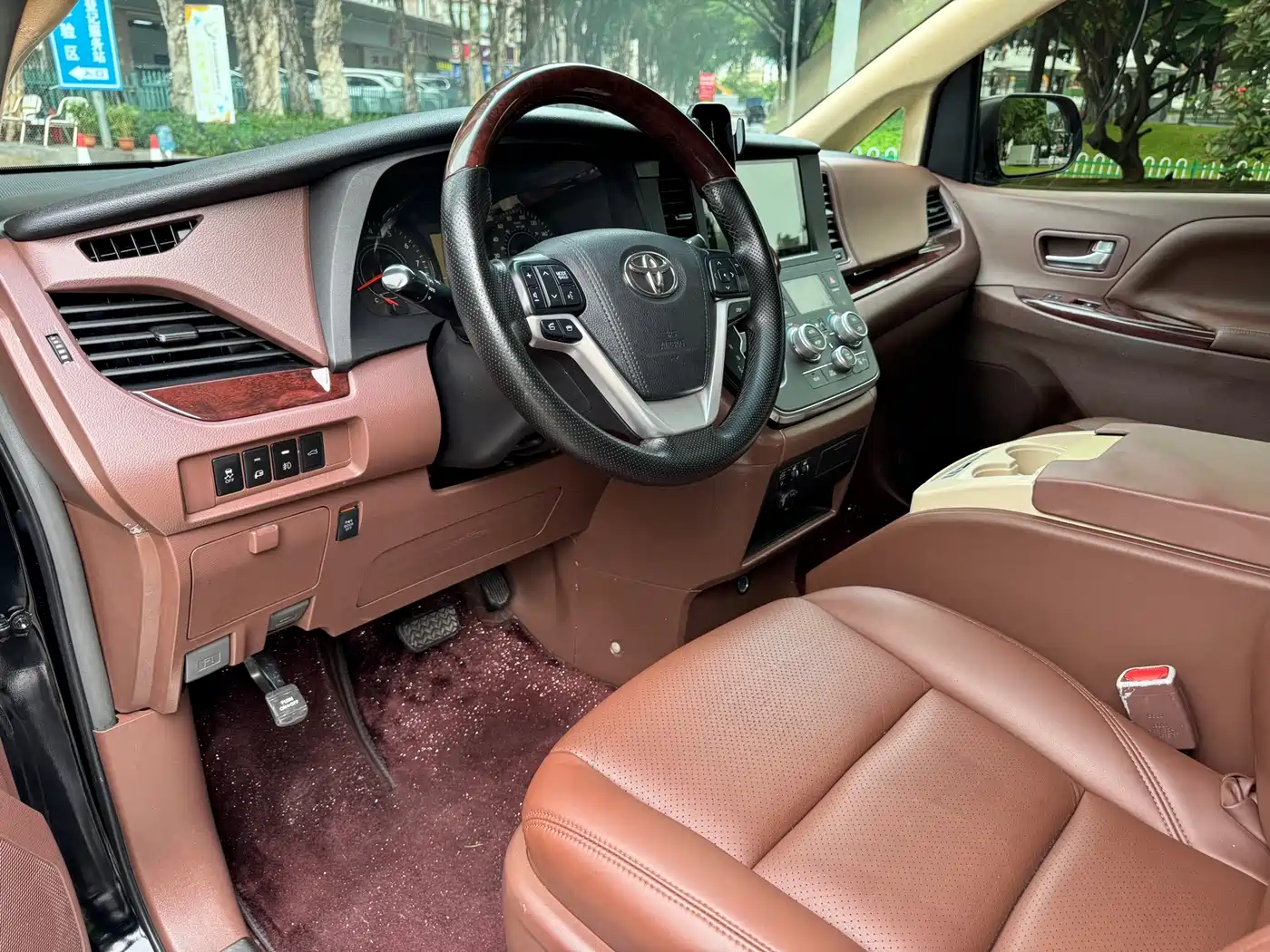 Toyota Sienna 2015 3.5L 4WD L фото 5
