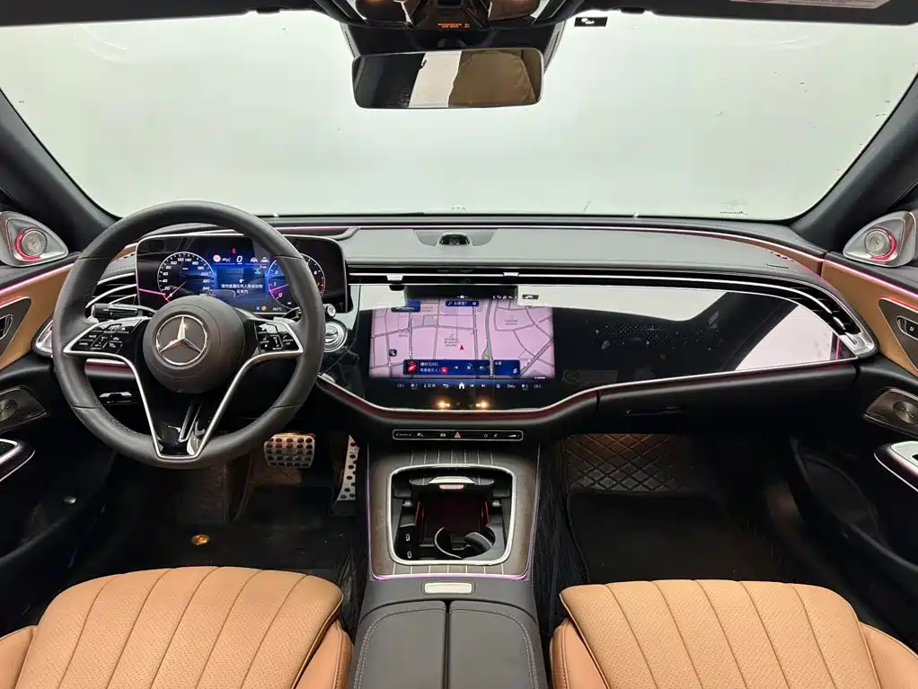 Photo 10 - Mercedes-Benz E-Class