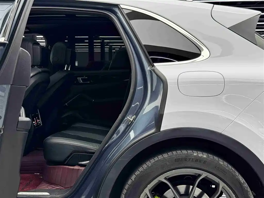 Porsche Cayenne New Energy 2019 Cayenne E-Hybrid 2.0T фото 7