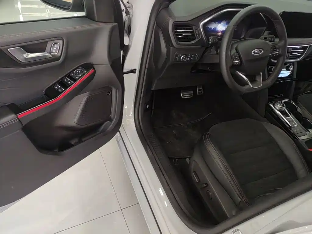 Ford Escape 2023 2024 Model EcoBoost 245 4WD ST-Line Pro