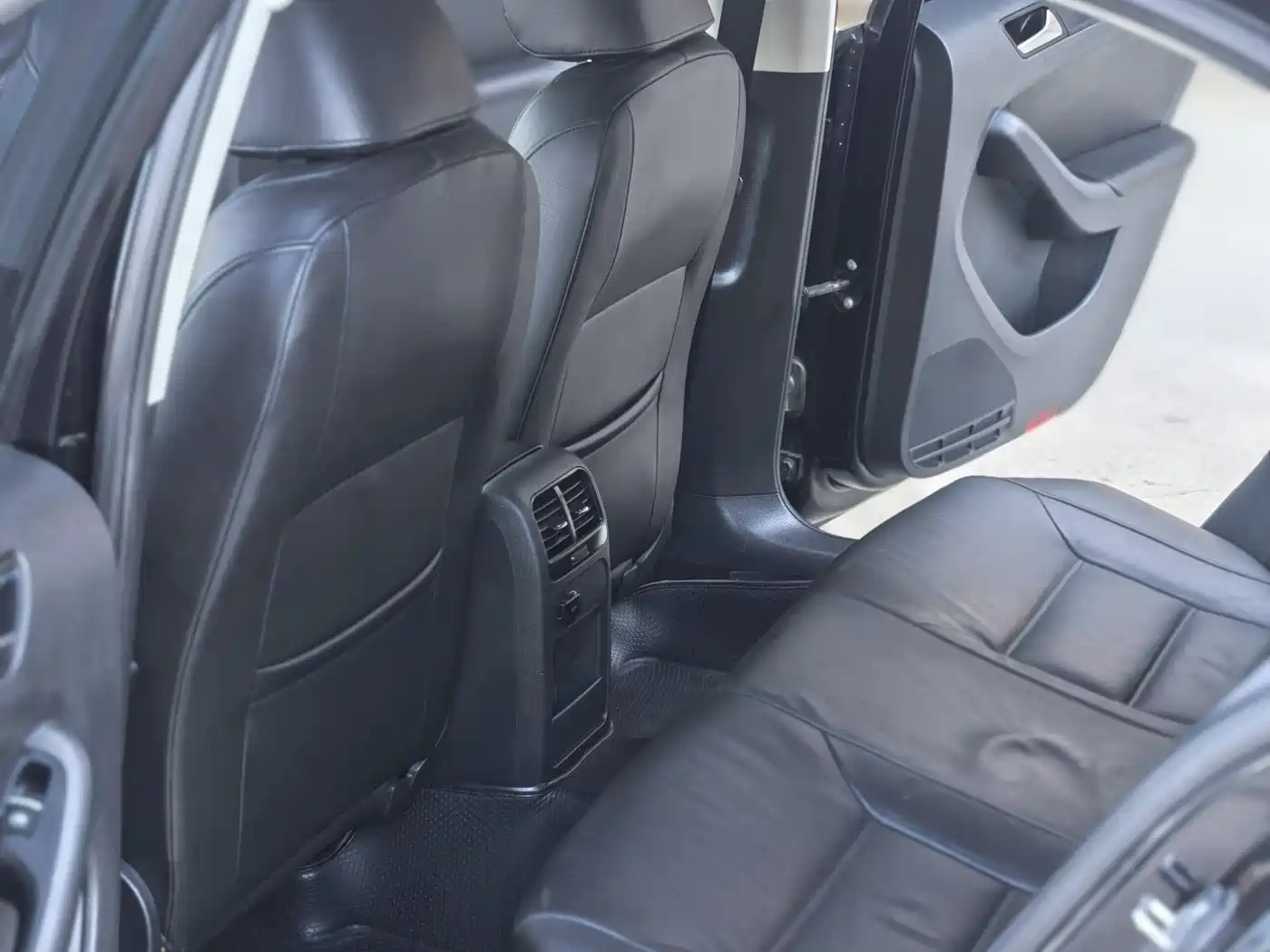 Volkswagen Sagitar 2012 1.4TSI Manual Luxury фото 14