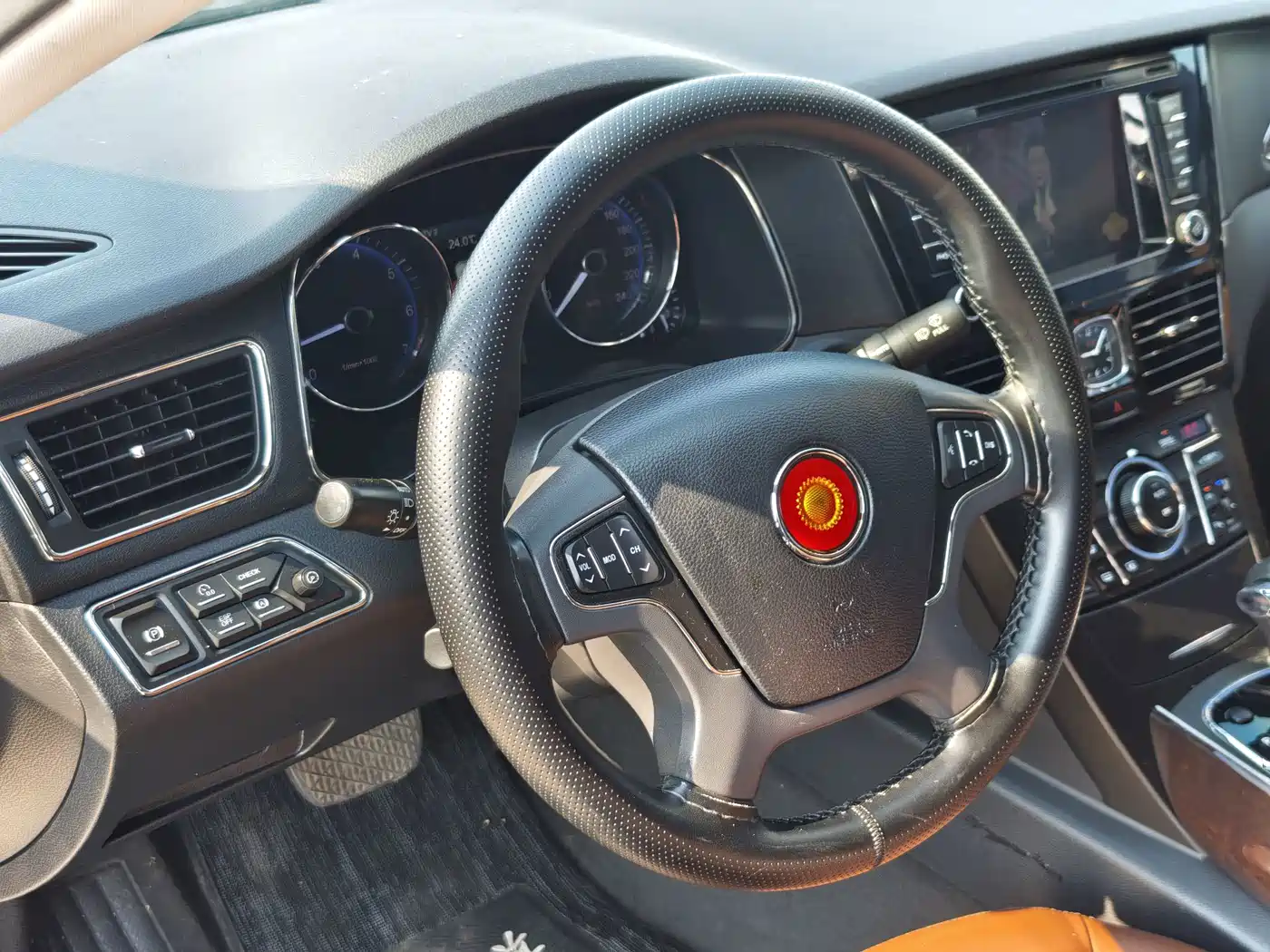 Hongqi H7 2016 2015 2.0T Luxury