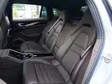 Photo 19 - Porsche Panamera