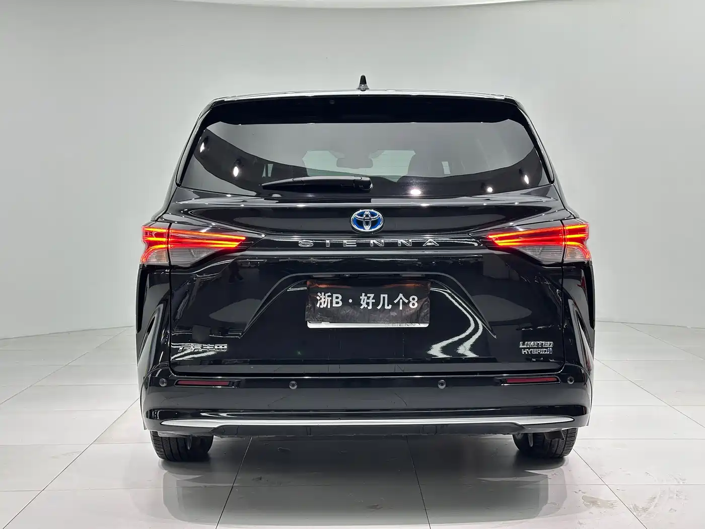 Toyota Sienna 2021 2.5L Hybrid Premium Edition фото 15